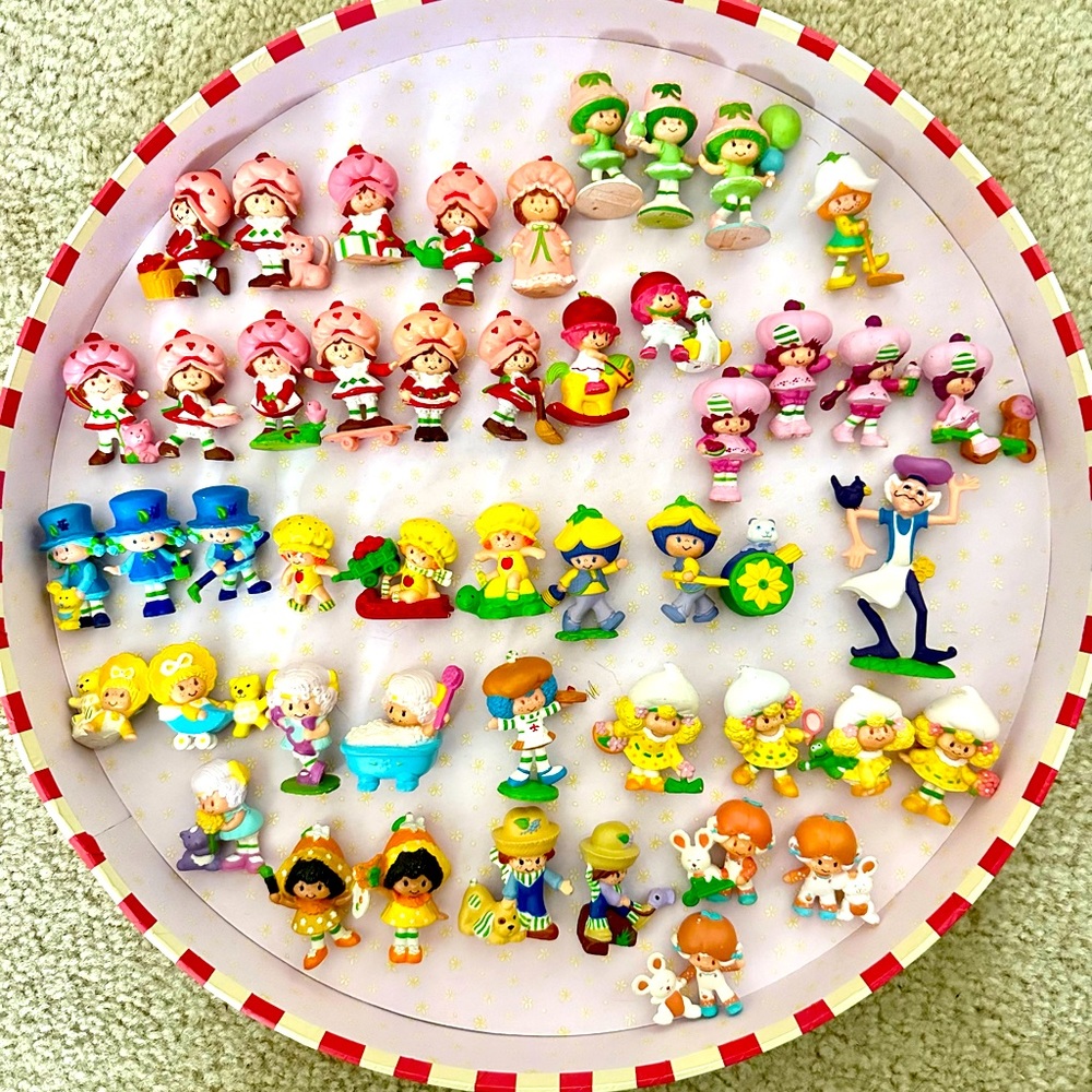 Lot of 47 Vintage Strawberry Shortcake Miniatures 1982 Kenner